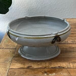 Art Studio Pottery Footed Centerpiece Bowl 5.5" Gray Speckled Signed Stoneware